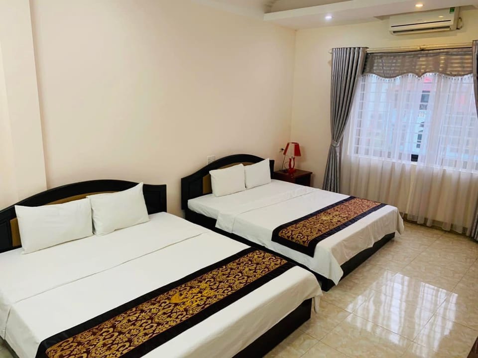 Basic Double or Twin Room, 2 Twin Beds | Premium bedding, minibar, desk, laptop workspace