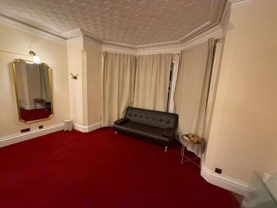 Minibar, iron/ironing board, bed sheets