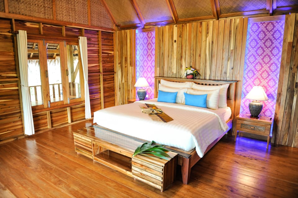 Superior Bungalow | Premium bedding, minibar (free items), in-room safe, blackout drapes