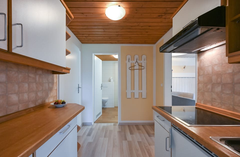 Comfort Condo, 2 Bedrooms, Garden Area | Private kitchen