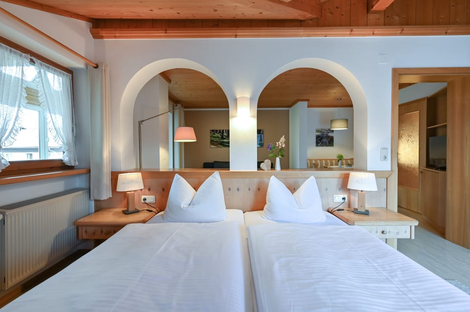 Comfort Apartment, Mountain View, Mountainside | Hypo-allergenic bedding available, in-room safe, WiFi (free)