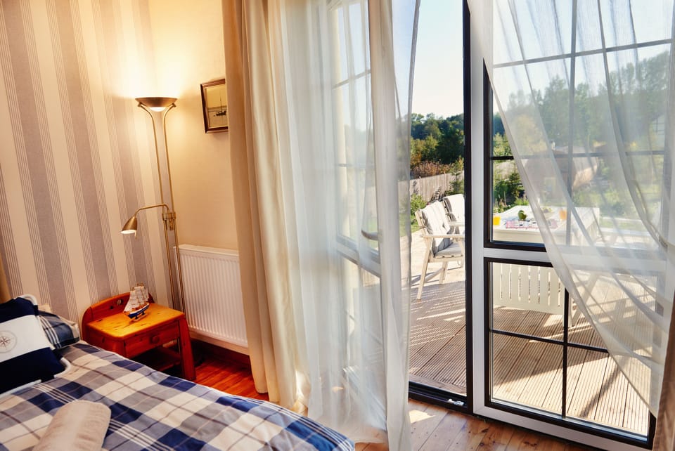 Comfort Apartment | Individually decorated, individually furnished, desk, laptop workspace