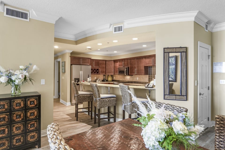 Luxury Condo, 2 Bedrooms, Kitchen, Pool View | Private kitchen | Coffee/tea maker