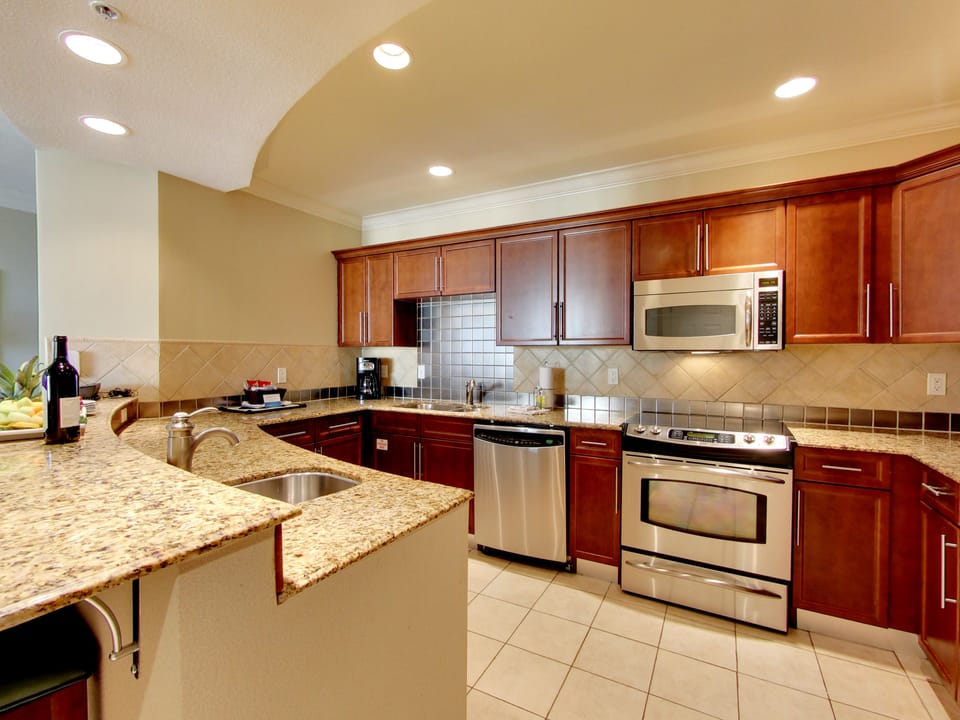 Luxury Condo, 2 Bedrooms, Kitchen, Pool View | 1 bedroom, premium bedding, in-room safe, blackout drapes