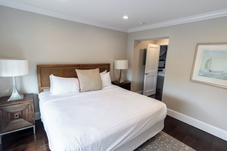 Luxury Loft, 2 Bedrooms, Fireplace | 2 bedrooms, premium bedding, down comforters, individually decorated