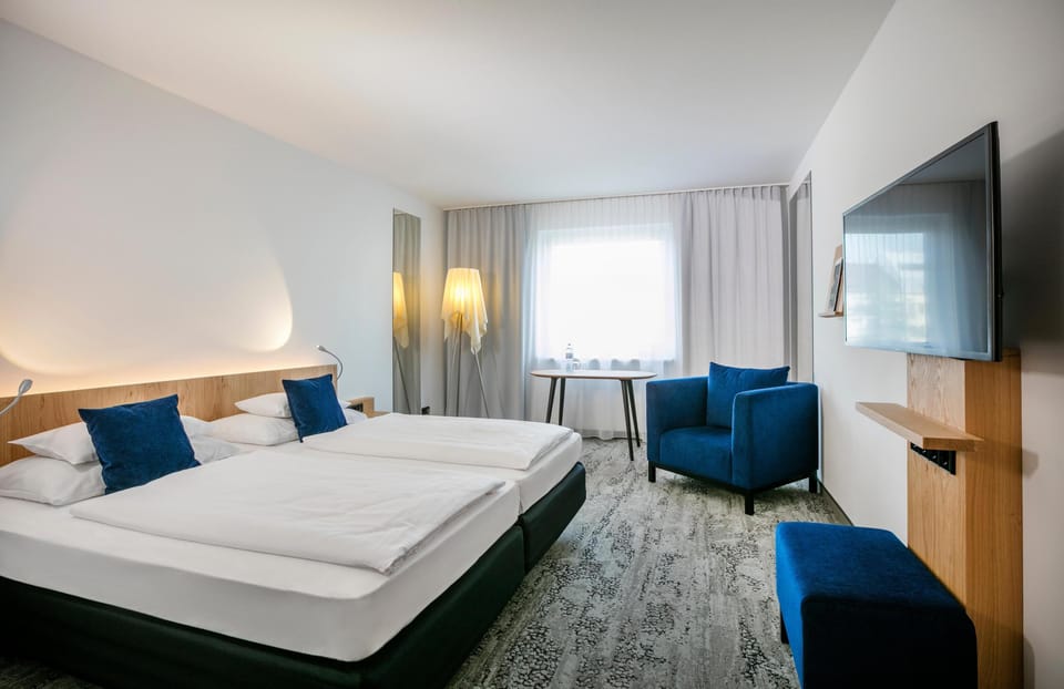 Comfort Room | Hypo-allergenic bedding, in-room safe, soundproofing, free WiFi