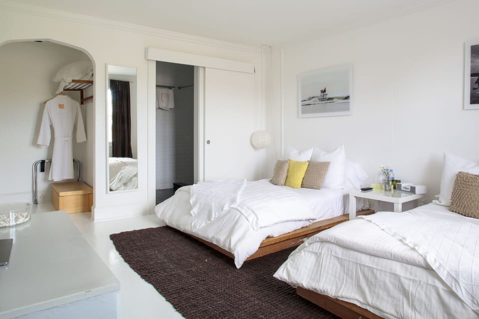 Free cribs/infant beds, free WiFi, bed sheets