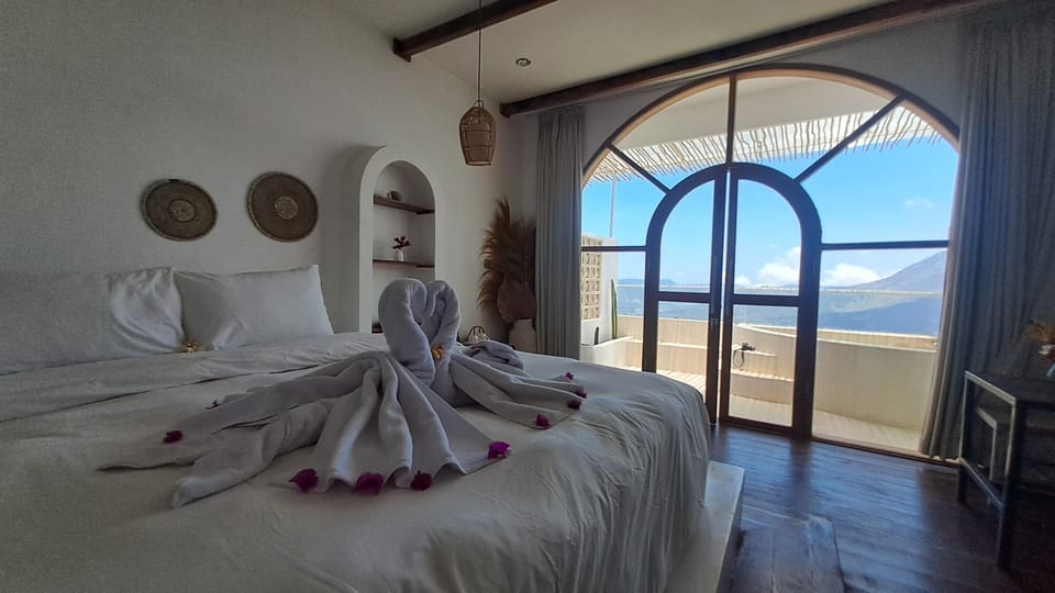 Premium Double Room, 1 King Bed, Mountain View | Desk, laptop workspace, free WiFi, bed sheets