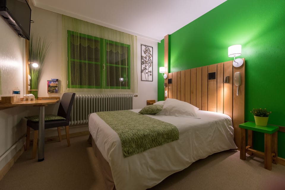 Double Room, Multiple Bedrooms | Premium bedding, individually decorated, individually furnished, desk