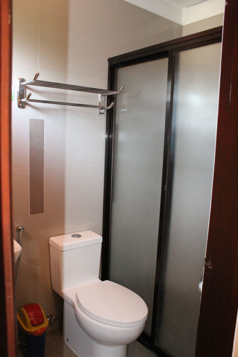 Standard Room | Bathroom | Shower, free toiletries, hair dryer, bidet