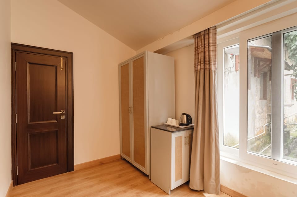 Free WiFi, bed sheets, wheelchair access