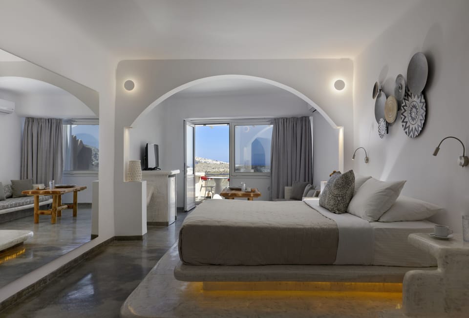 Elegant Suite Caldera View | Premium bedding, in-room safe, soundproofing, free WiFi