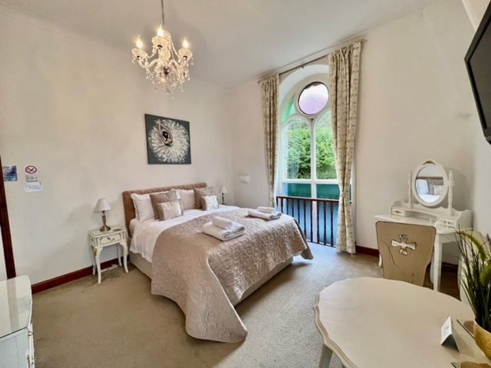 Superior Double Room, Ensuite (Room 1)