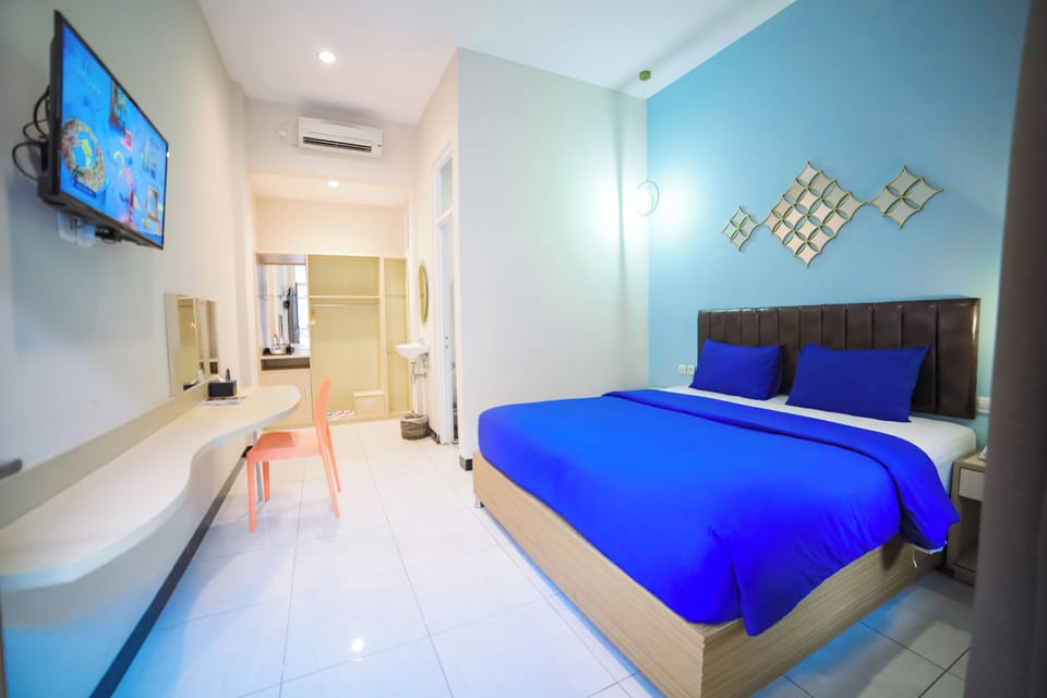 Superior Room | In-room safe, desk, soundproofing, WiFi (free)