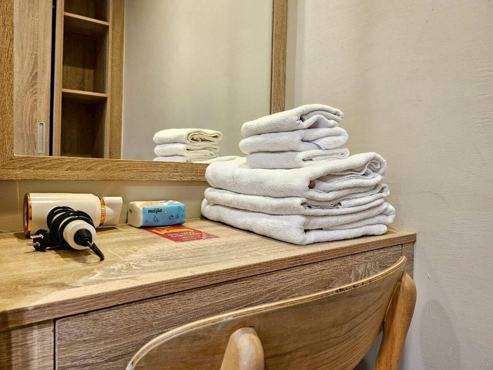 Superior Triple Room | Individually furnished, desk, free WiFi, bed sheets