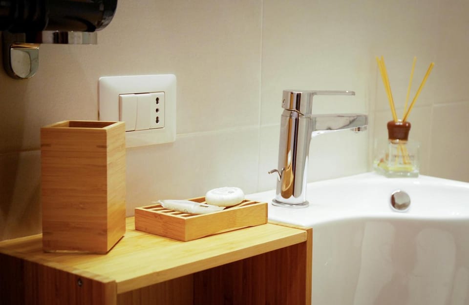 Superior Double Room | Bathroom | Shower, free toiletries, hair dryer, bidet