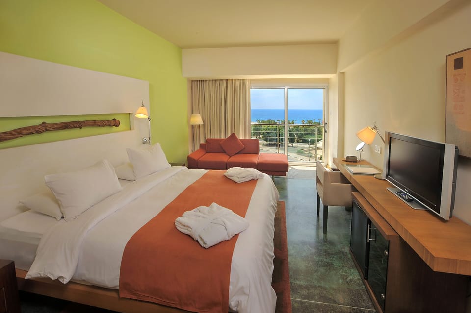 Egyptian cotton sheets, minibar, in-room safe, desk