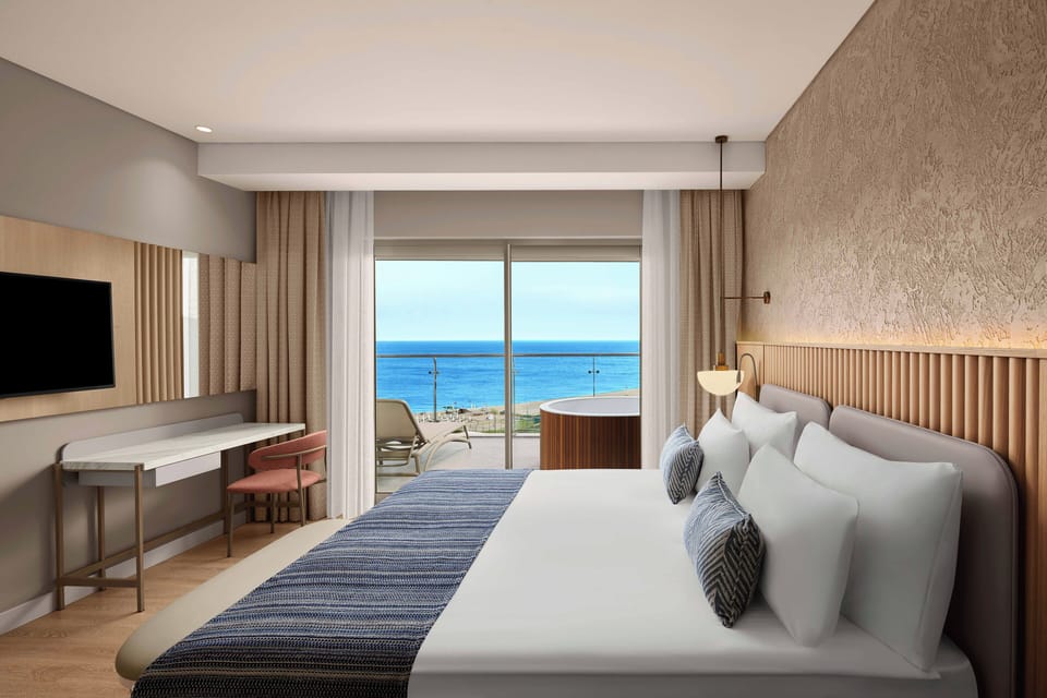 Minibar, in-room safe, desk, iron/ironing board