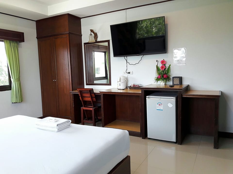 Superior Room | Minibar, blackout drapes, free WiFi