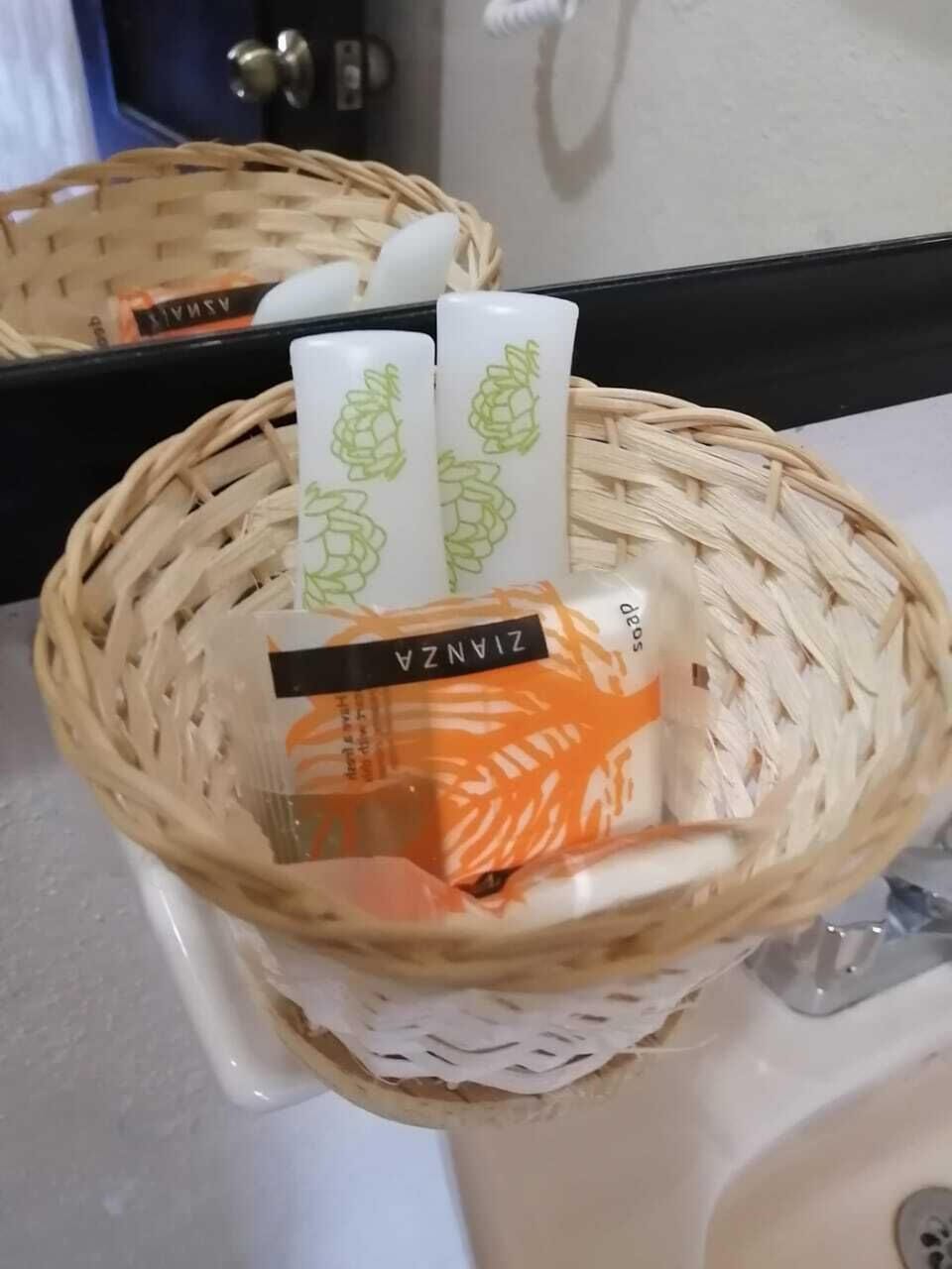 Shower, free toiletries, towels