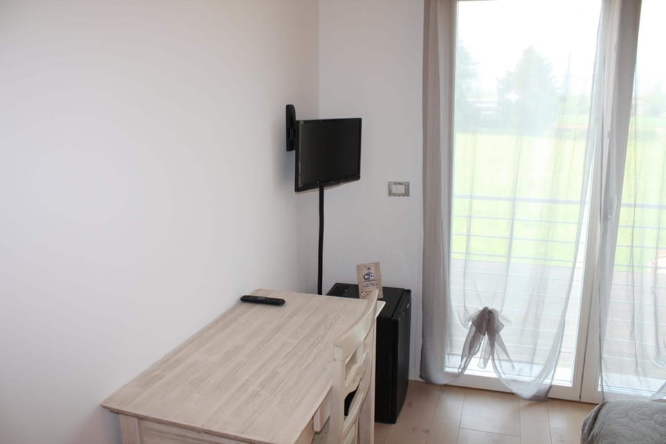 Classic Double Room, 1 Double Bed, Private Bathroom, Garden View | In-room safe, blackout drapes, free WiFi, bed sheets