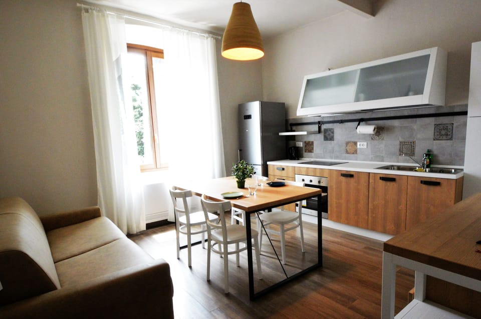 Trilocale Deluxe | Private kitchen | Coffee/tea maker, fridge, electric kettle, cookware/dishes/utensils