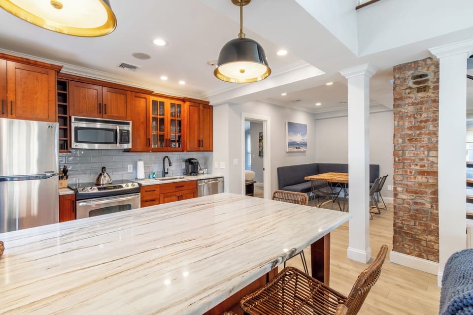 Luxury Loft, 3 Bedrooms, Ensuite | Private kitchen | Fridge, microwave, oven, stovetop