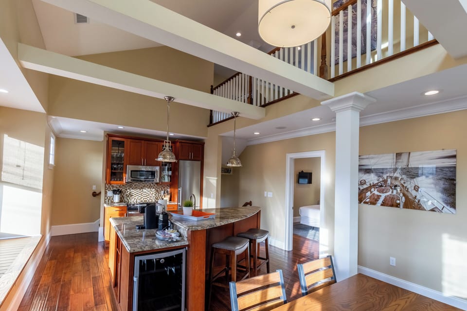 Luxury Loft, 3 Bedrooms, Balcony, City View | Private kitchen | Fridge, microwave, oven, stovetop