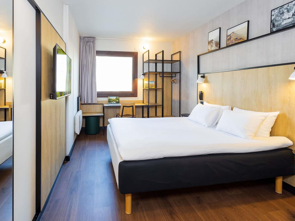Standard Double Room, 1 Double Bed | Premium bedding, in-room safe, desk, blackout drapes