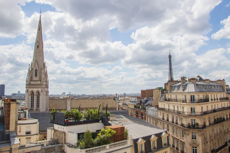 Eiffel Suite | Street view