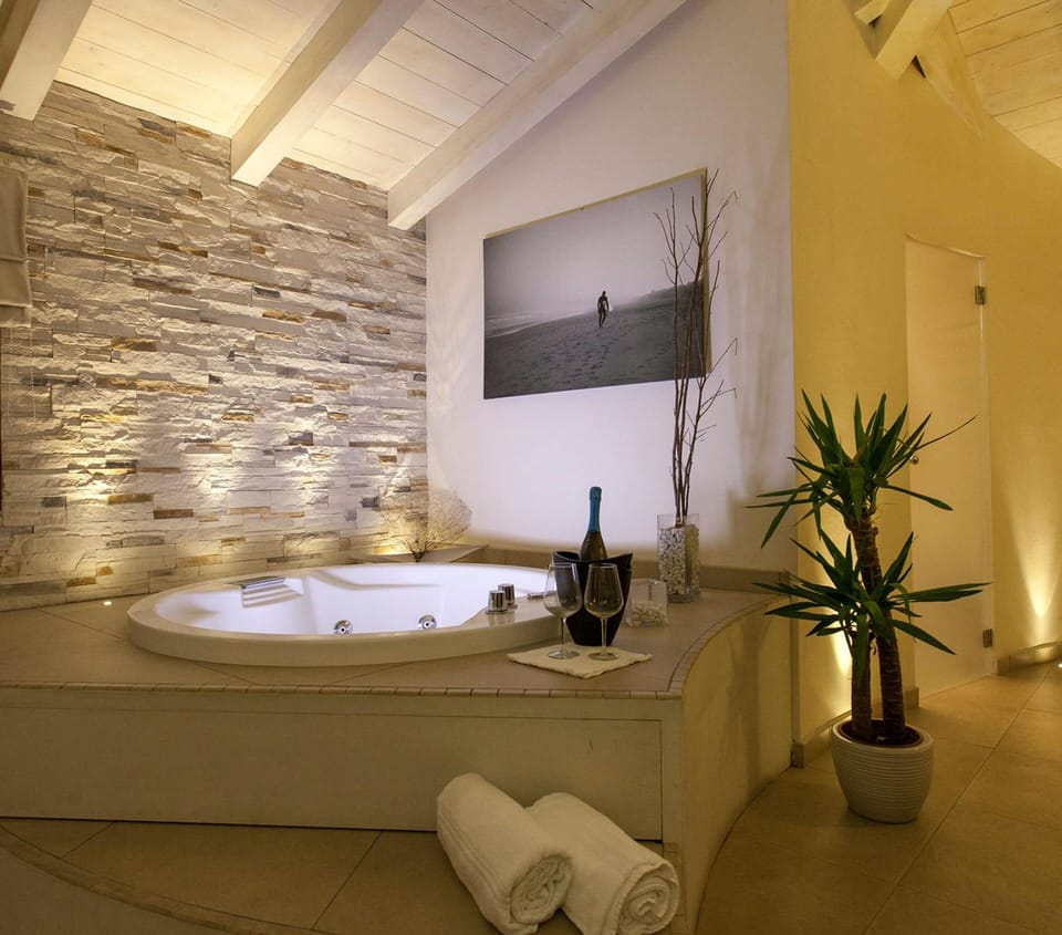 Premium Suite | In-room safe, free WiFi