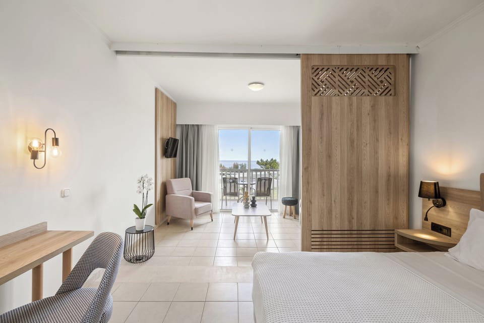 Superior Family Room Sea View | Minibar, in-room safe, free cribs/infant beds, free WiFi