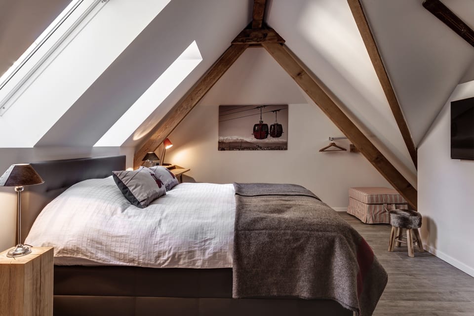 Premium bedding, down comforters, desk, blackout drapes