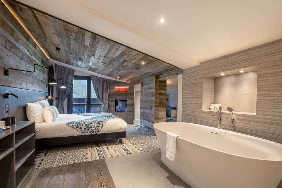 Romantic Suite, Mountain View (Refuge) | In-room safe, blackout drapes, soundproofing, iron/ironing board