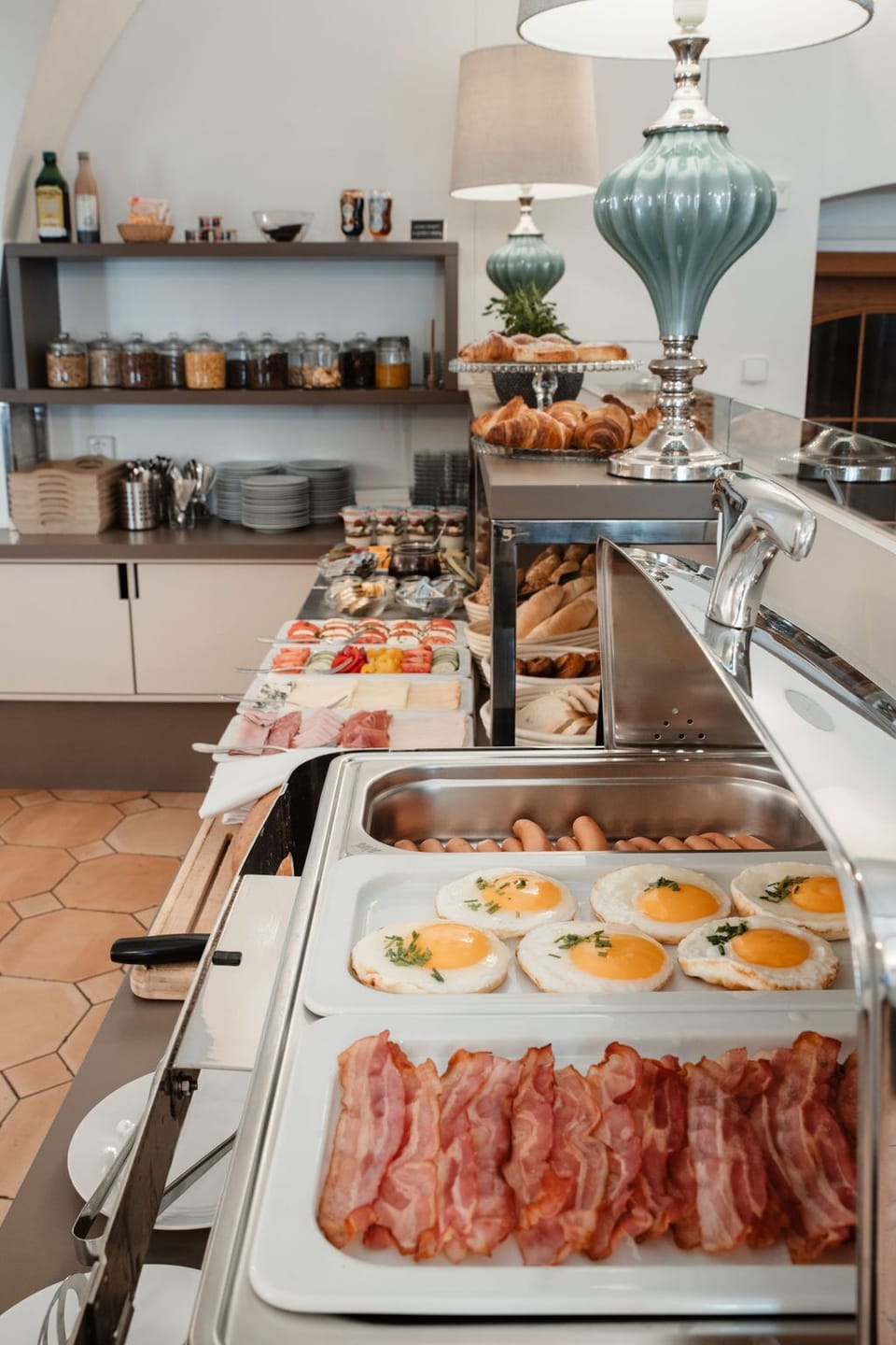 Daily continental breakfast for a fee