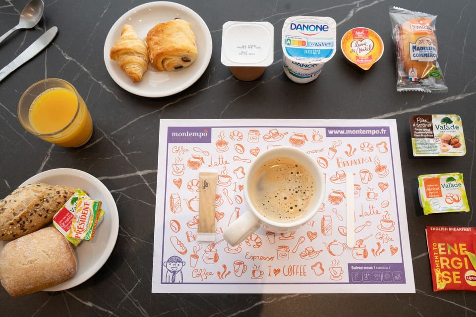 Cooked-to-order breakfast on weekdays (EUR 6.00 per person)