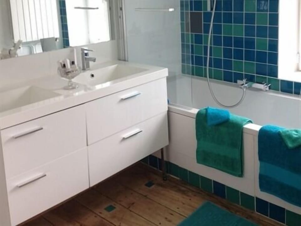 Comfort Double Room, Ensuite, Garden View | Bathroom