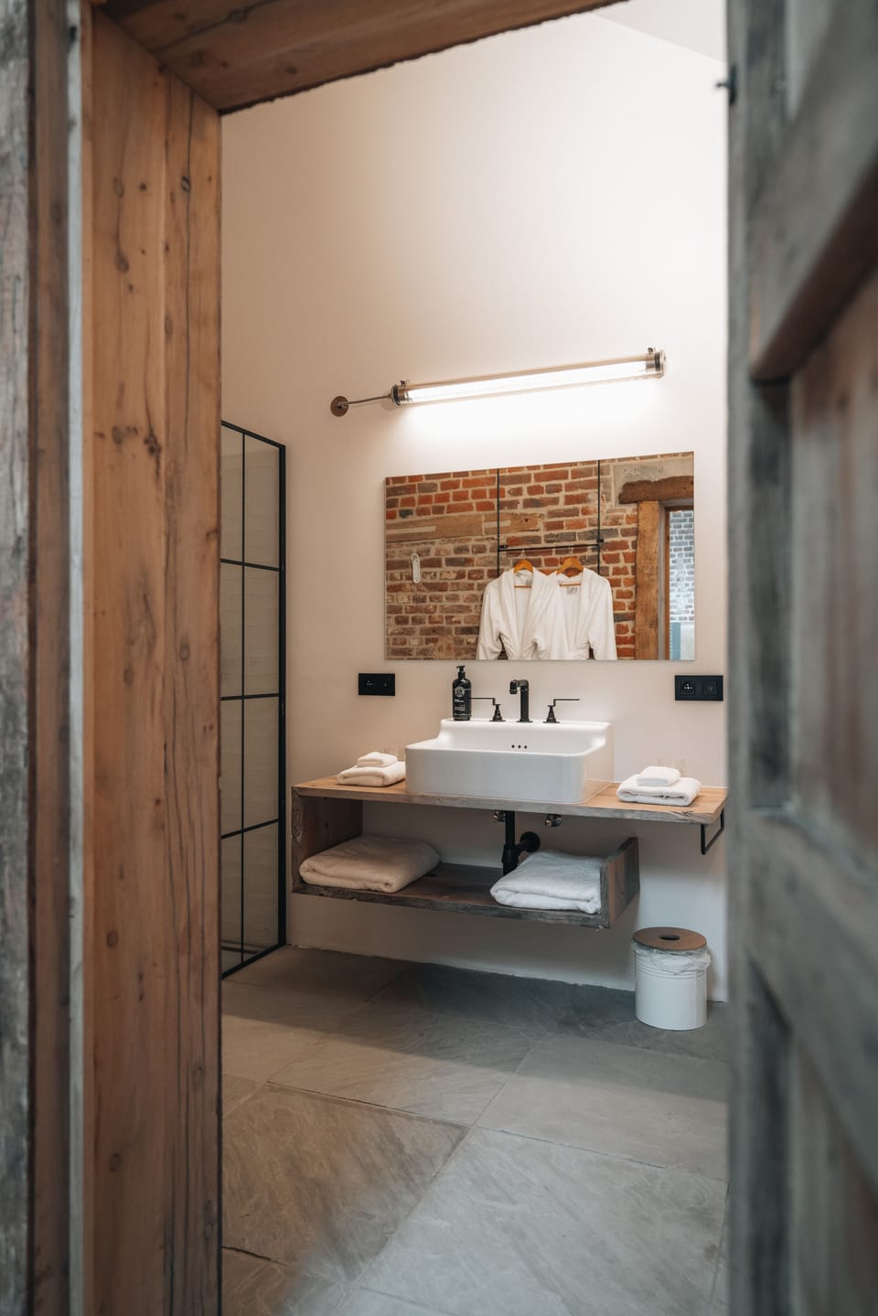 Deluxe Double or Twin Room | Bathroom | Designer toiletries, hair dryer, bathrobes, towels