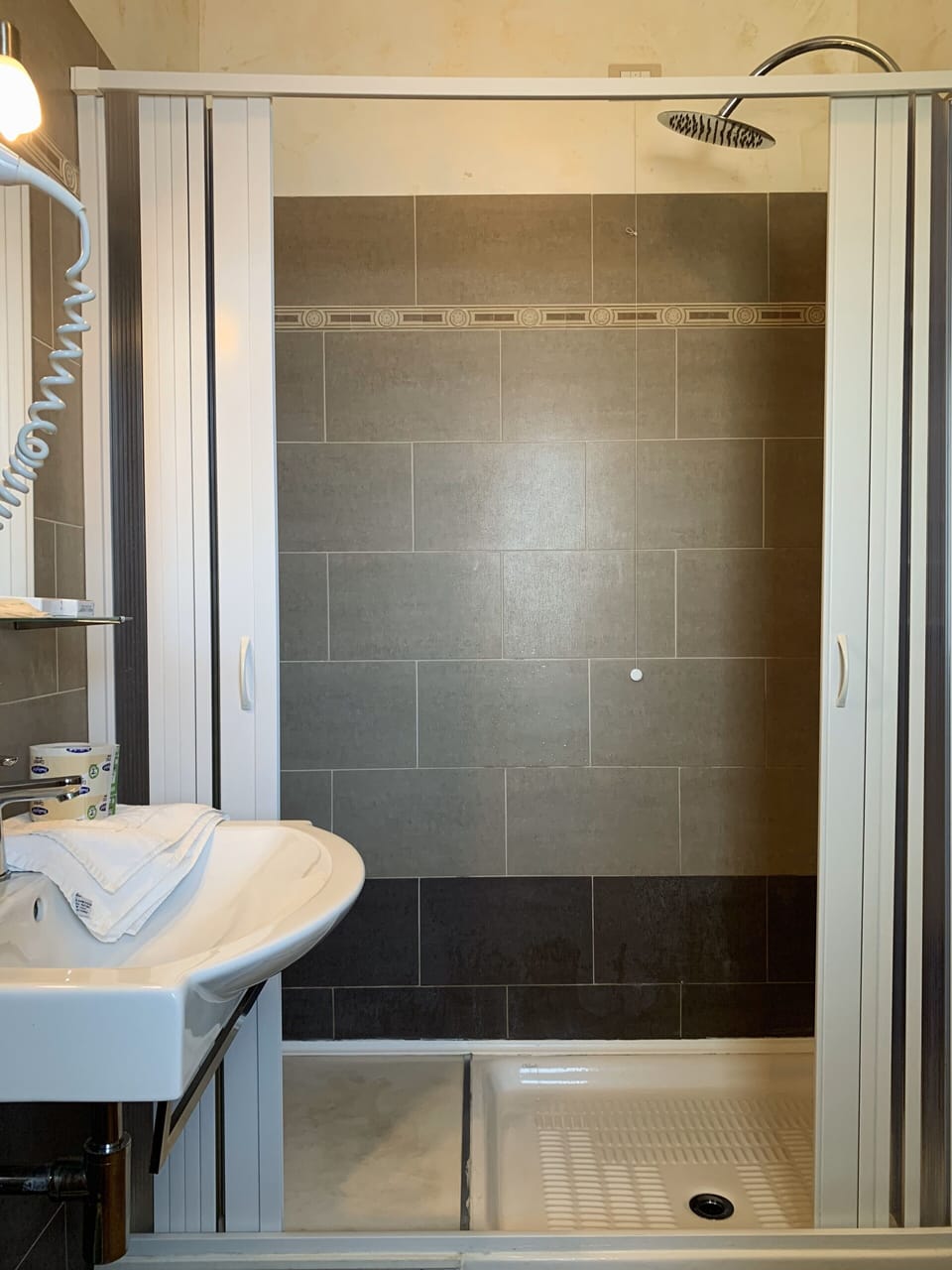 Triple Room, Balcony, Sea View | Bathroom | Shower, free toiletries, hair dryer, bathrobes