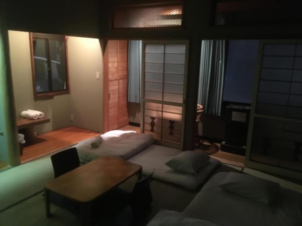 Japanese Tatami Room | Free WiFi, bed sheets