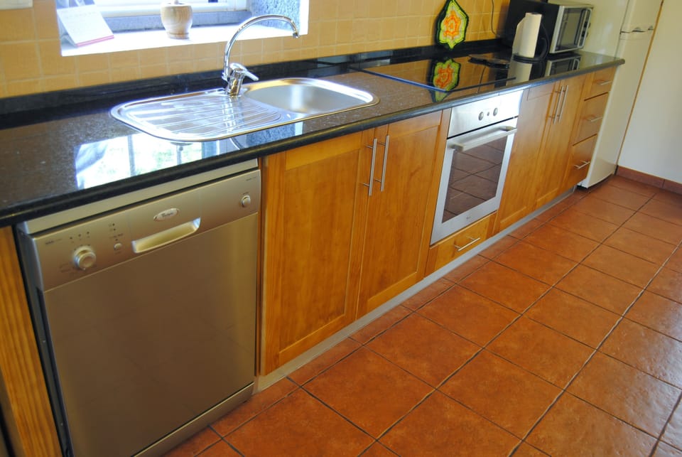 House, 2 Bedrooms | Private kitchenette | Full-size fridge, microwave, oven, stovetop