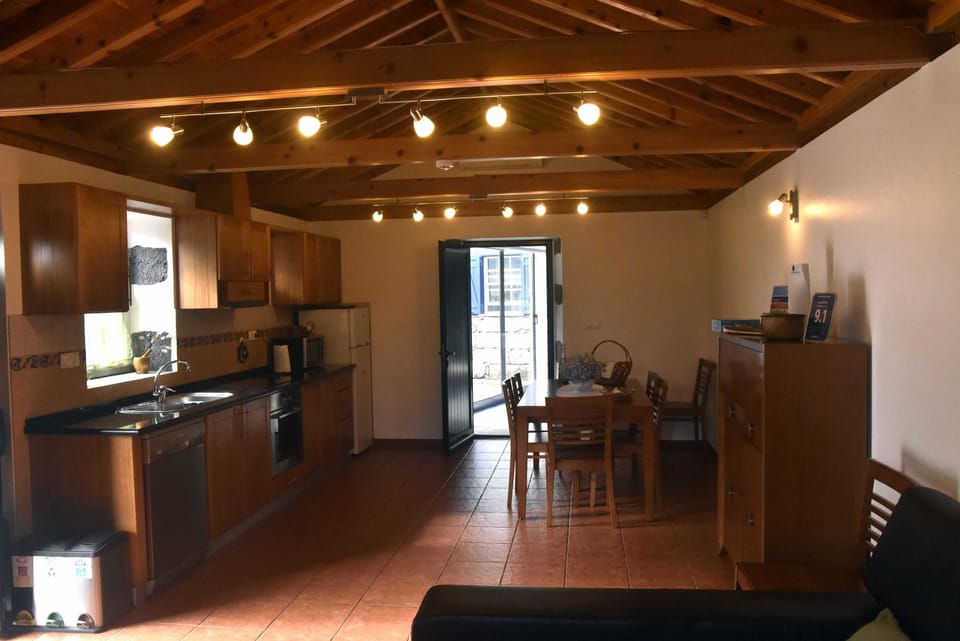 House, 2 Bedrooms | Private kitchenette | Full-size fridge, microwave, oven, stovetop