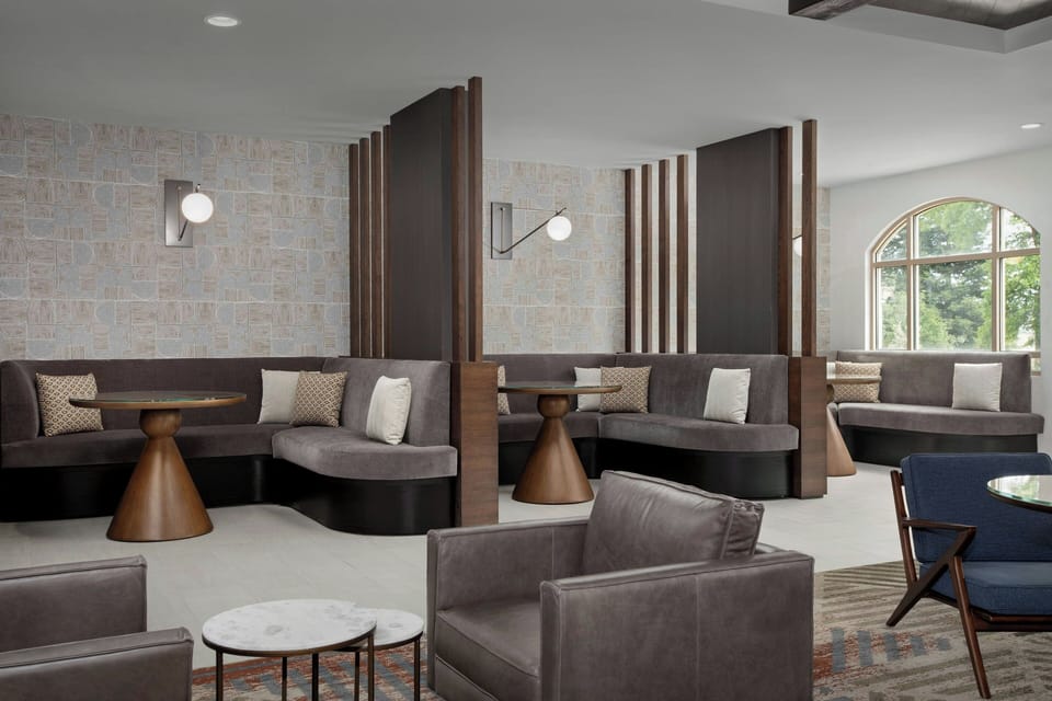 Serves dinner and happy hour