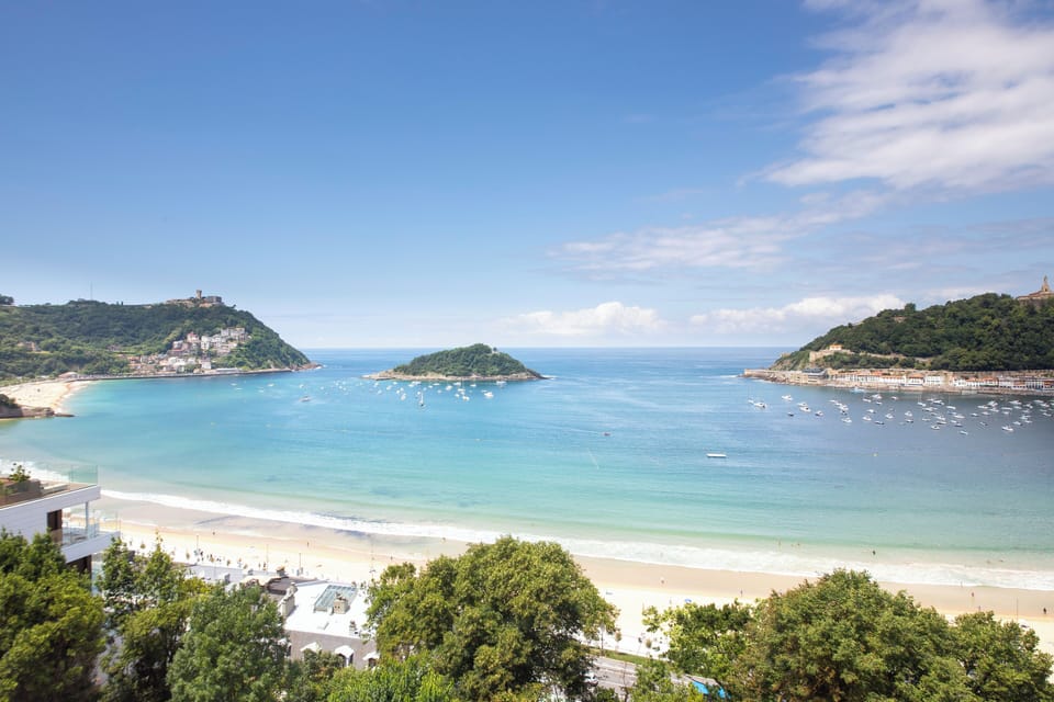 Far Out Inn Bed and Breakfast in San Sebastian