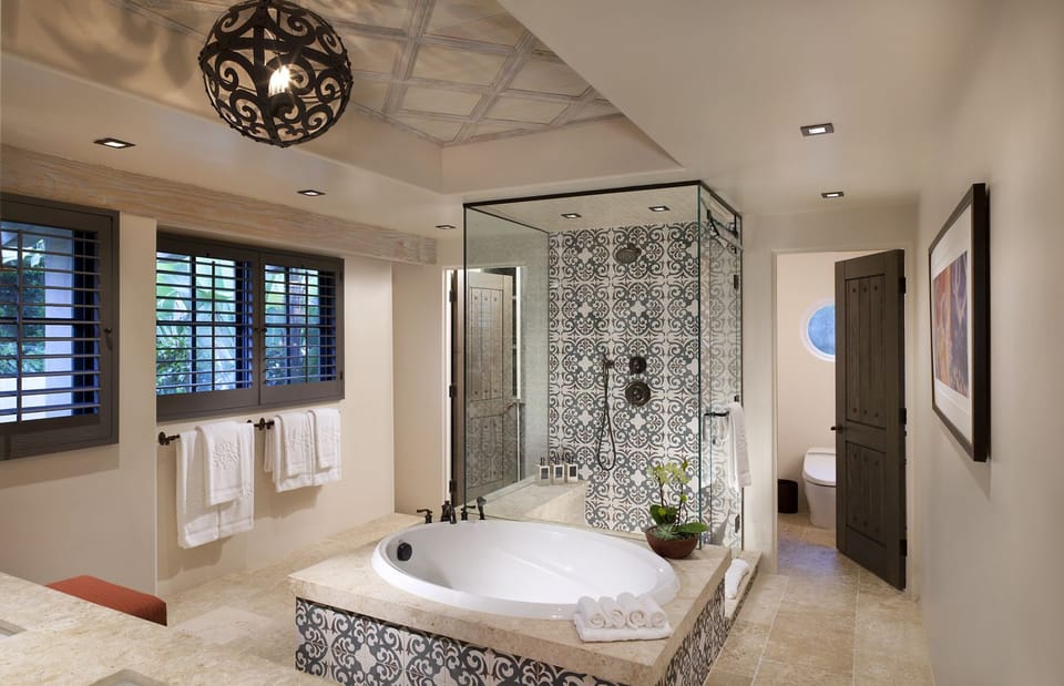Separate tub and shower, deep soaking tub, free toiletries, hair dryer