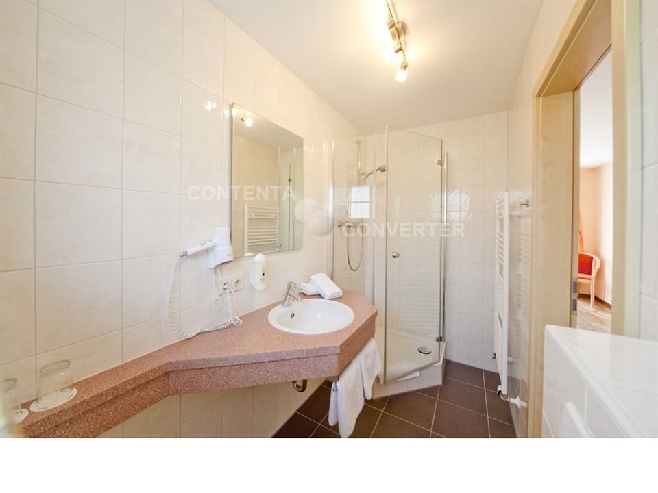Double or Twin Room | Bathroom