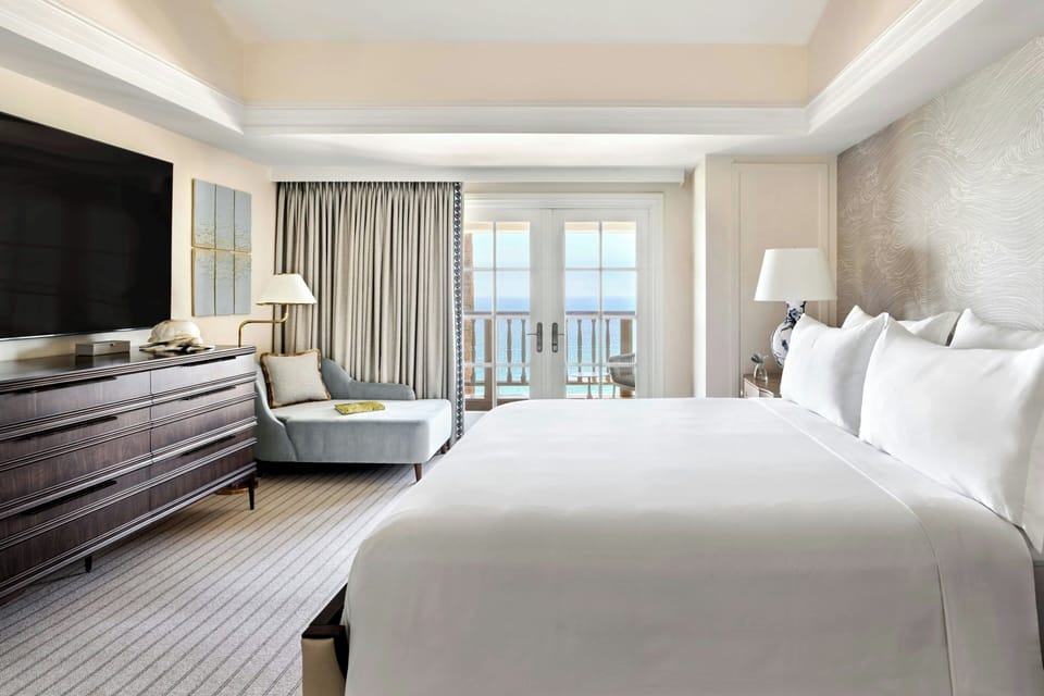 Club Suite, 2 Bedrooms | Egyptian cotton sheets, premium bedding, pillowtop beds, in-room safe