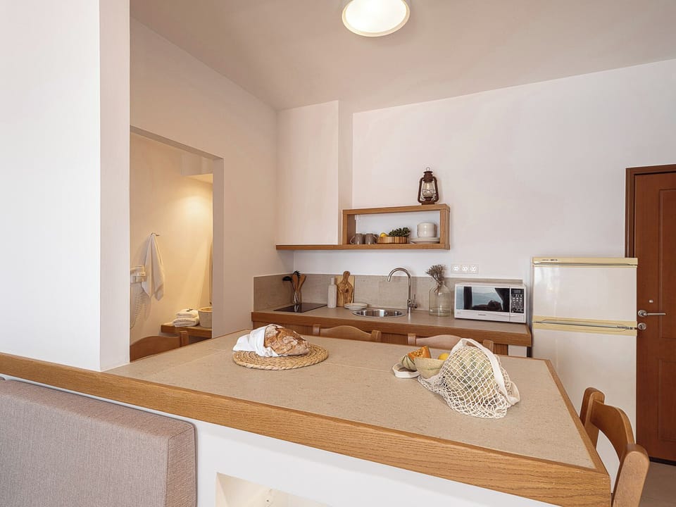 Apartment, 1 Bedroom, Sea View | Premium bedding, Select Comfort beds, in-room safe