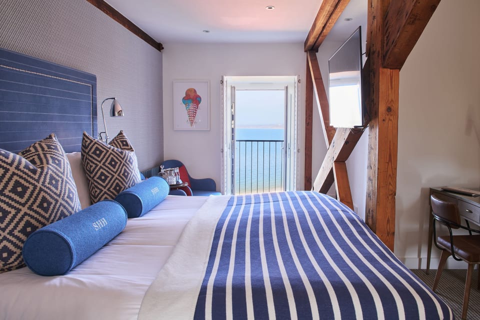 Family Room, Sea View (Deluxe, Bunk Bed) | 1 bedroom, desk, laptop workspace, iron/ironing board