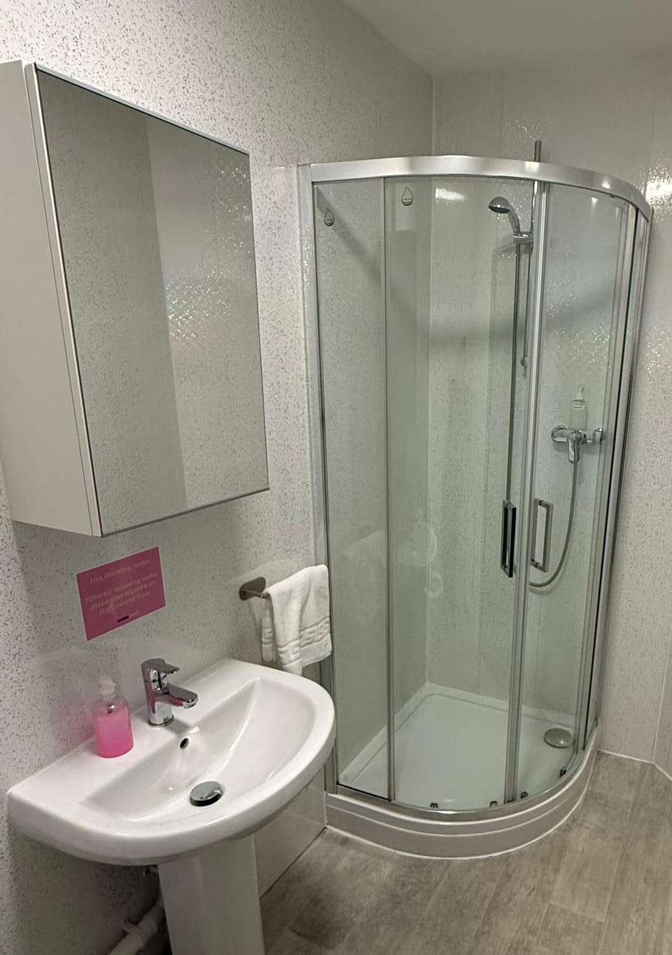 Triple Room | Iron/ironing board, free WiFi